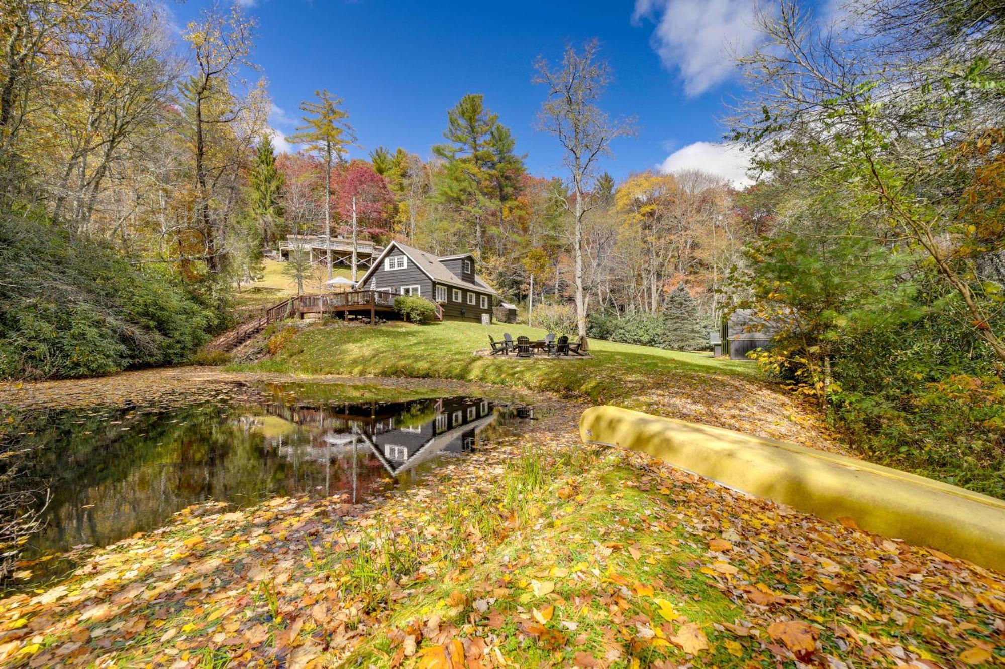 Enchanting Highlands Cottage With Pond And Falls! エクステリア 写真