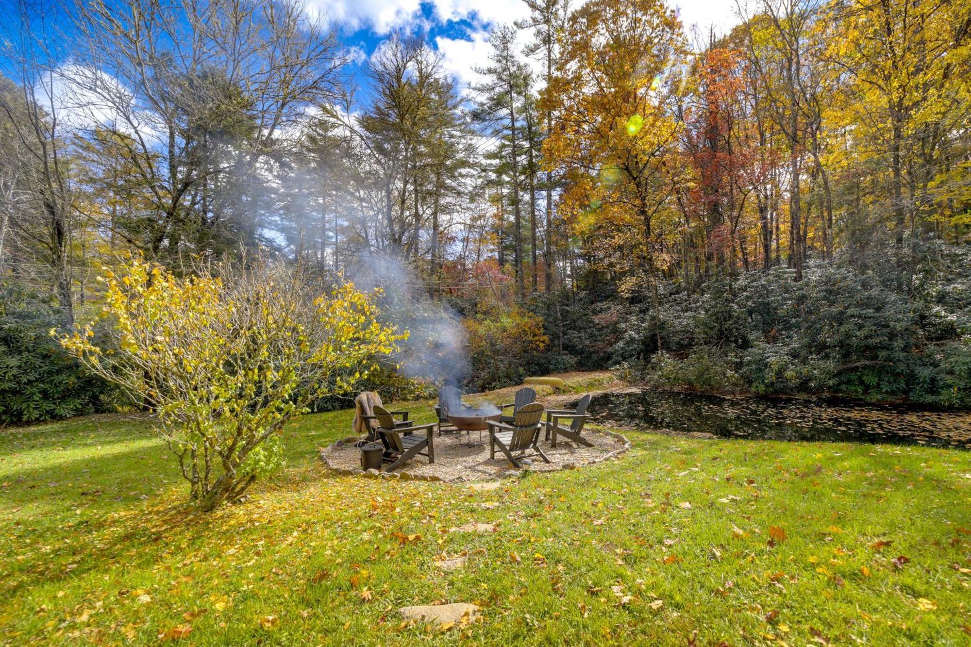 Enchanting Highlands Cottage With Pond And Falls! エクステリア 写真